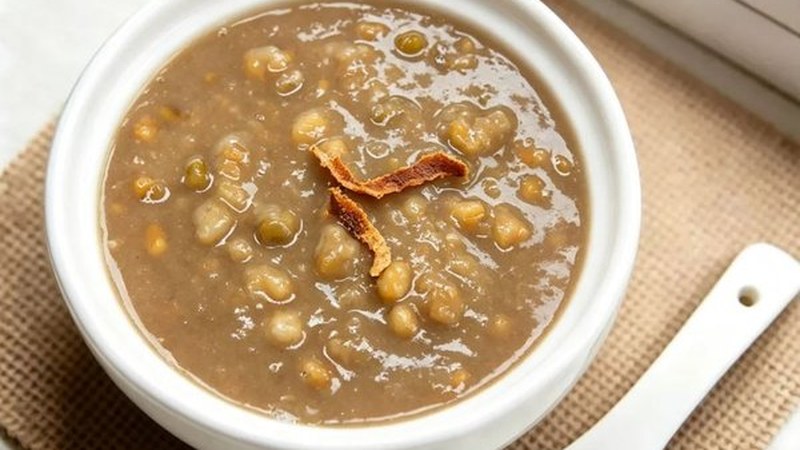 Mung Bean and Tangerine Peel Soup, a light low calorie Chinese wellness dessert with slow-release energy